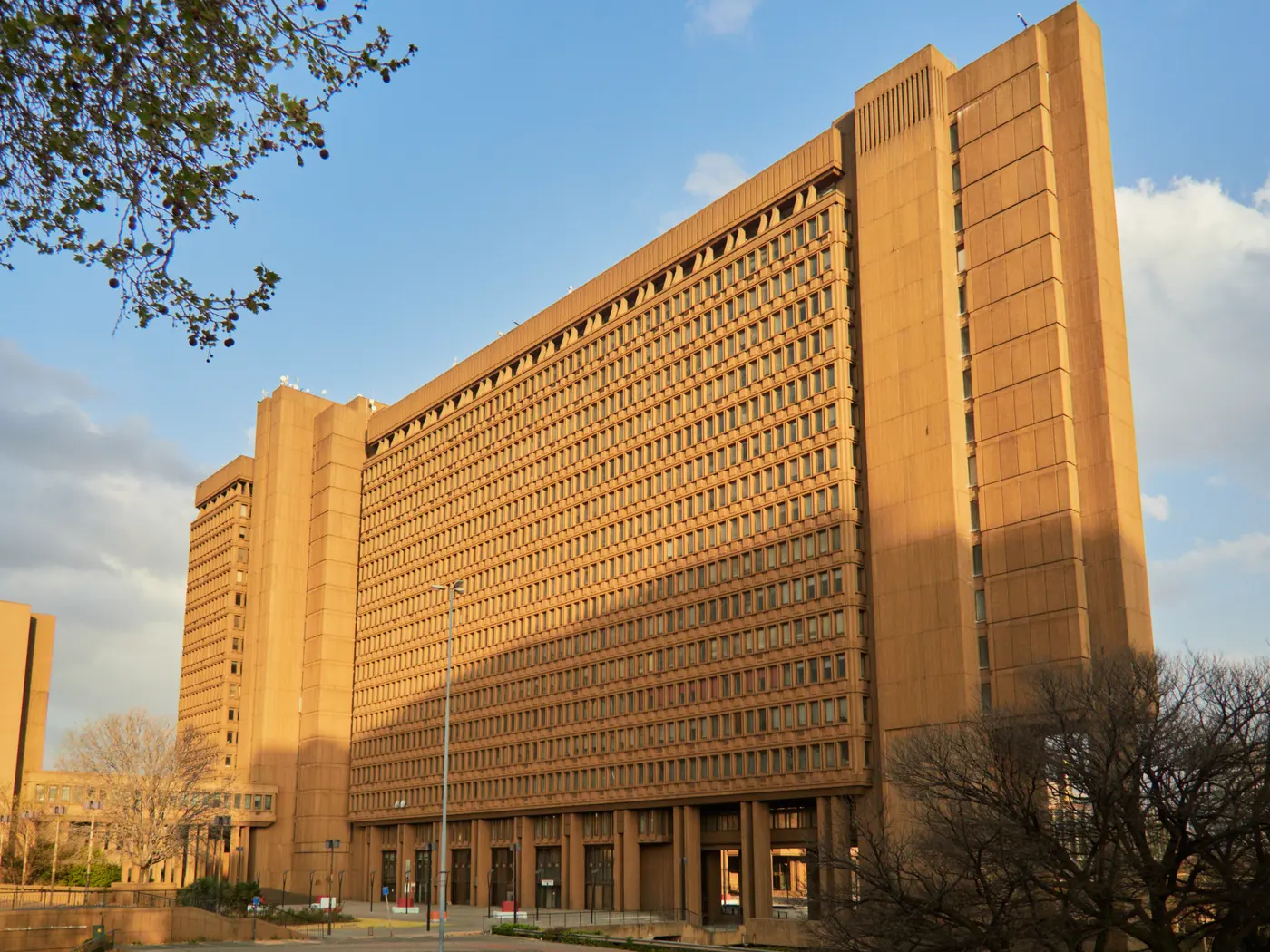 Original office facade used as the source for the DraftLight study
